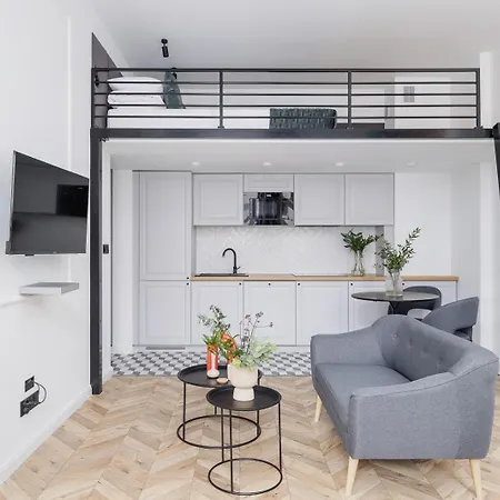 Silver Cloud By Square - Balcony - Old Town